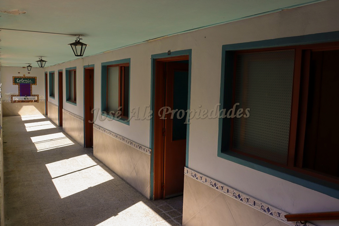 Imagen 3 de Gran propiedad, ubicada estratégicamente a pasos del Puerto y terminal de ómnibus, en pleno centro de la ciudad de Colonia.