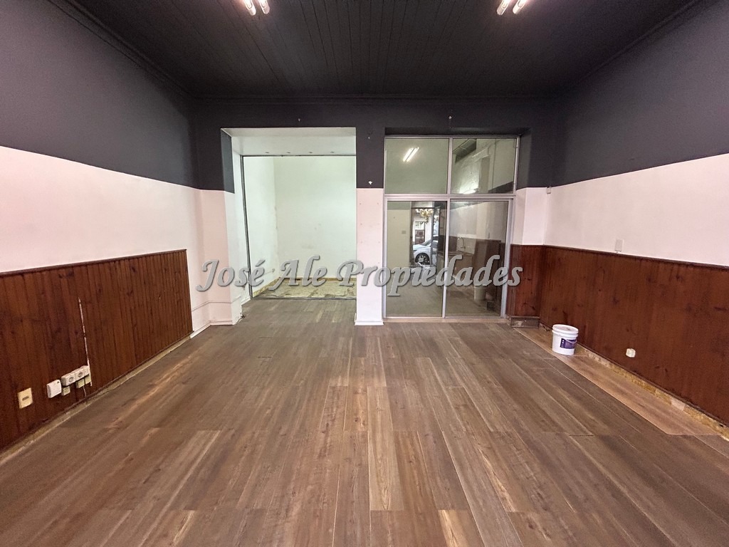 Imagen 4 de Local Comercial en estratégico punto, se encuentra a metros de la Av. Principal Gral Flores, en Colonia del Sacramento.