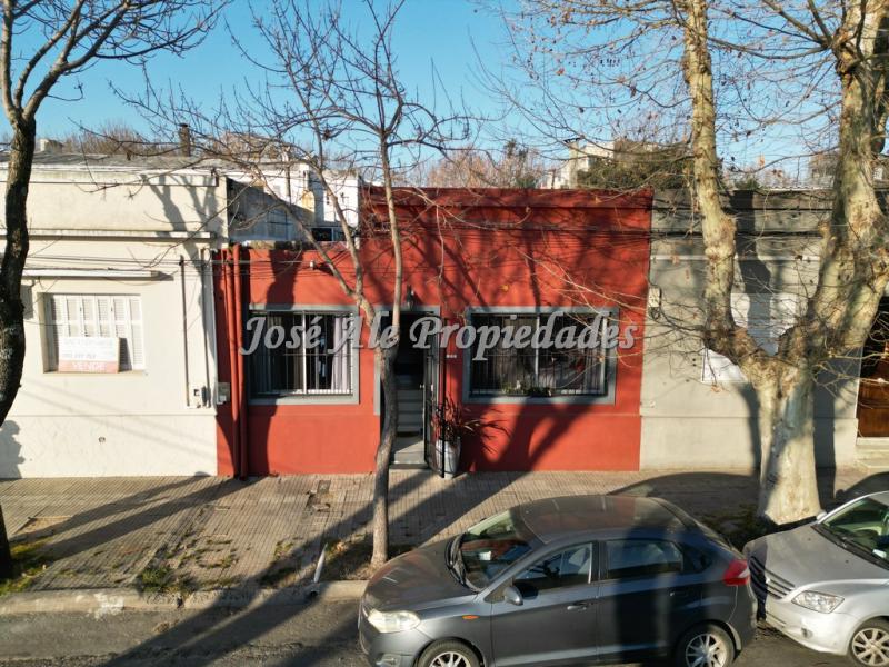 Posada en excelente ubicación, a pasos de la Rambla Costanera y a metros del centro de la ciudad de Colonia.