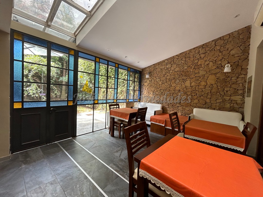 Imagen 8 de OPORTUNIDAD DE INVERSIÓN- Destacada posada con ambientes de estilo colonial en Colonia del Sacramento.