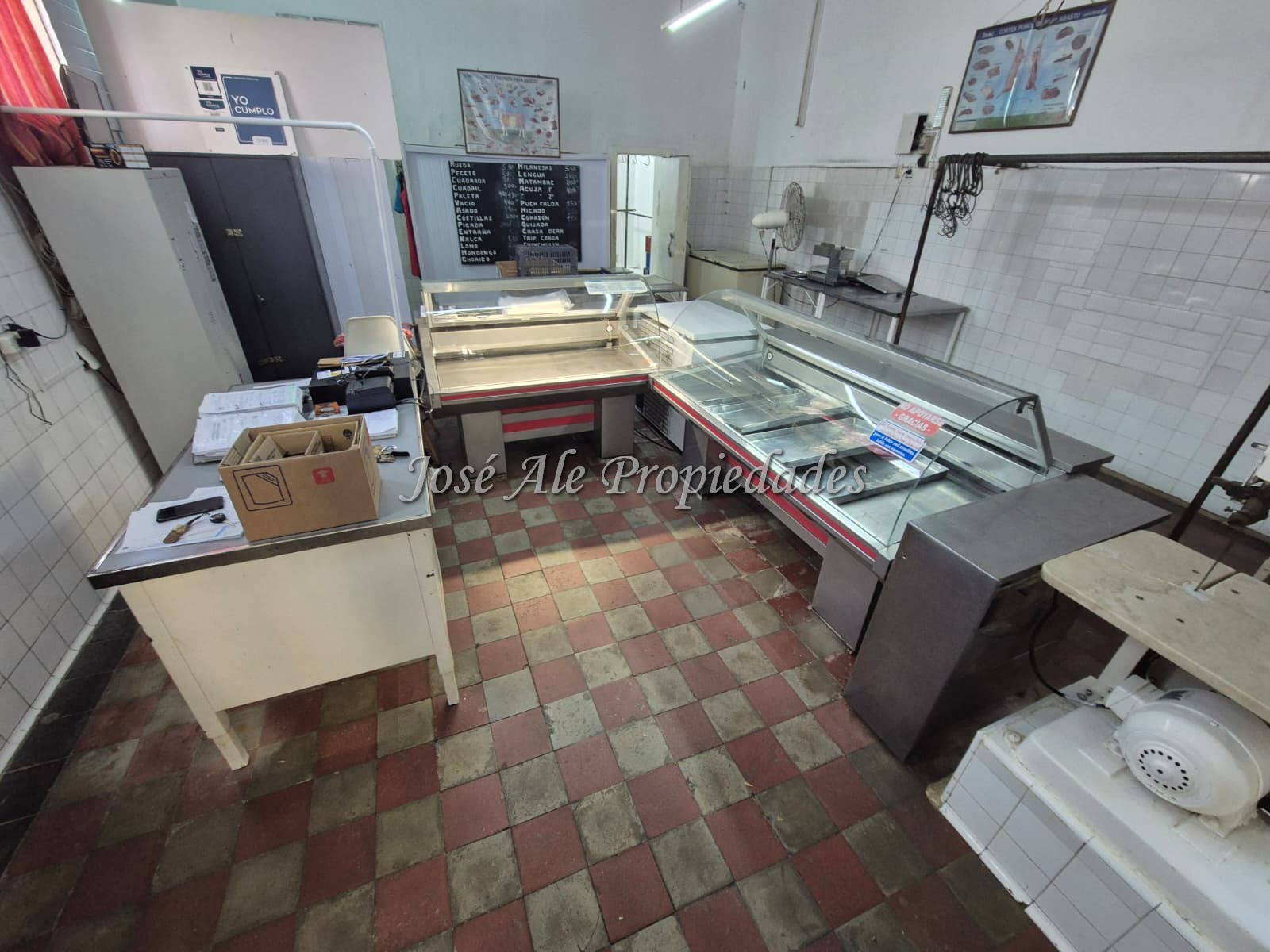 Imagen 6 de 2 Locales comerciales ubicados en el centro de la ciudad de Colonia, a metros de la Av Principal Gral Flores.