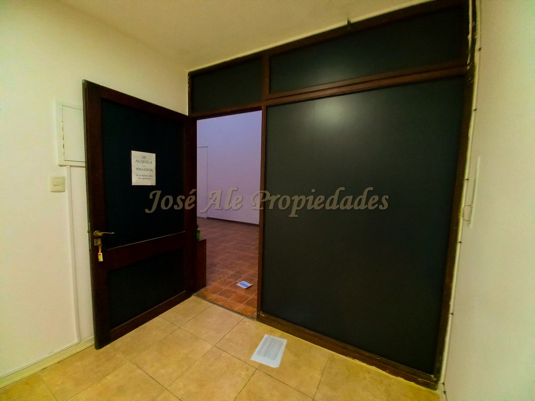 Imagen 4 de Local comercial en Galerías América en pleno centro de la ciudad de Colonia del Sacramento