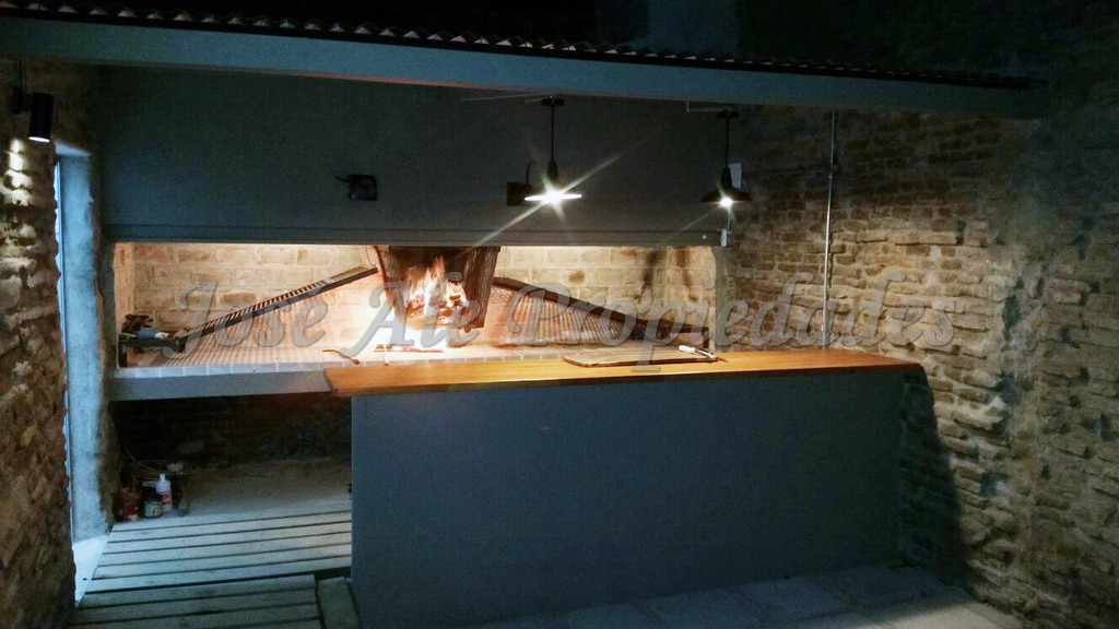 Imagen 10 de Importante Salón comercial de 229 m2 de superficie con excelente renta.