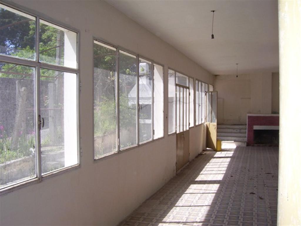 Imagen 6 de Casa con local comercial sobre avenida principal y amplio terreno.