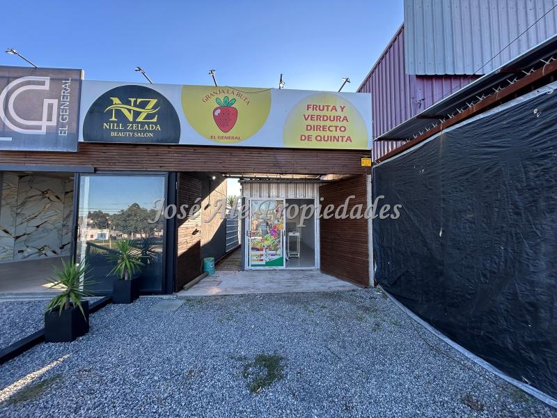 EN ALQUILER Local comercial frente a plaza Nimo, junto al Super Magico, sobre Av F. J. Carballo, en el General, Colonia. Complejo Grido Q! Mapfre