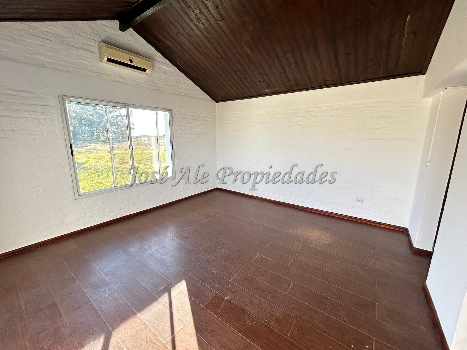 Imagen 10 de Chacra ubicada a tan solo 10 min del centro de la ciudad de Colonia.