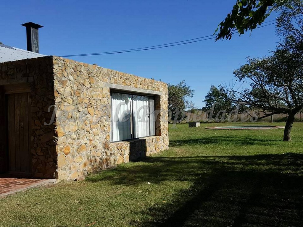 Imagen 4 de Chacra de 1.5 HA ubicada a 400 mts de la Ruta 21 y a 4 km de la ciudad de Colonia del Sacramento.