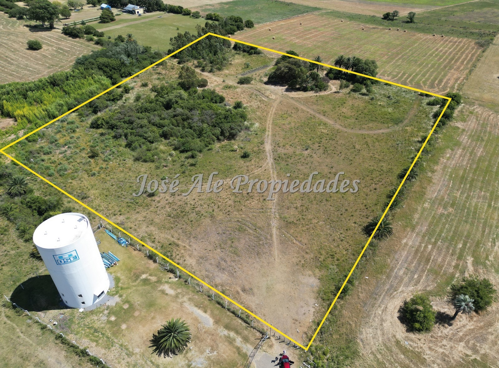 Imagen 9 de Lote de 3HA ubicado en la continuación del Barrio los Algodones, a la altura de la Bodega Bernardi por Ruta 1 en Colonia del Sacramento.