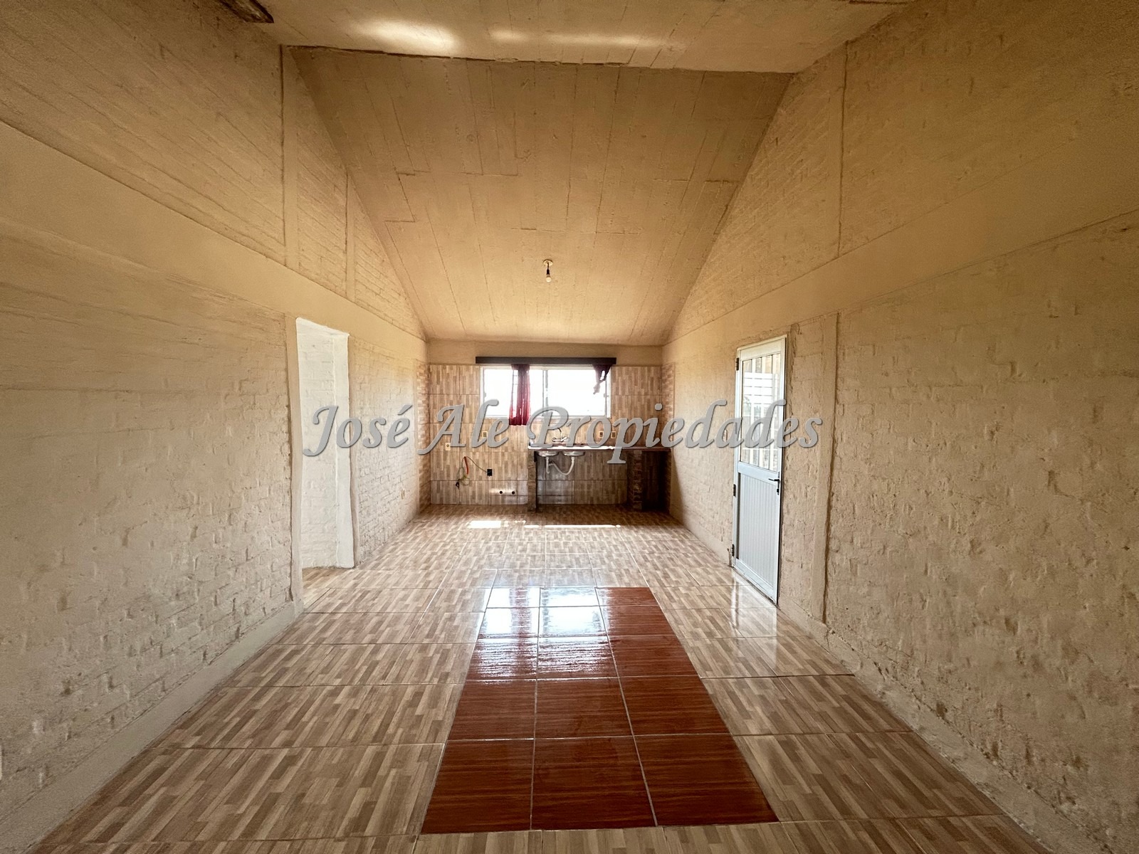 Imagen 5 de Chacra de 14.700 m² con 2 casas, ubicada sobre Camino del Medio, una de las zonas más cotizadas de Colonia del Sacramento.