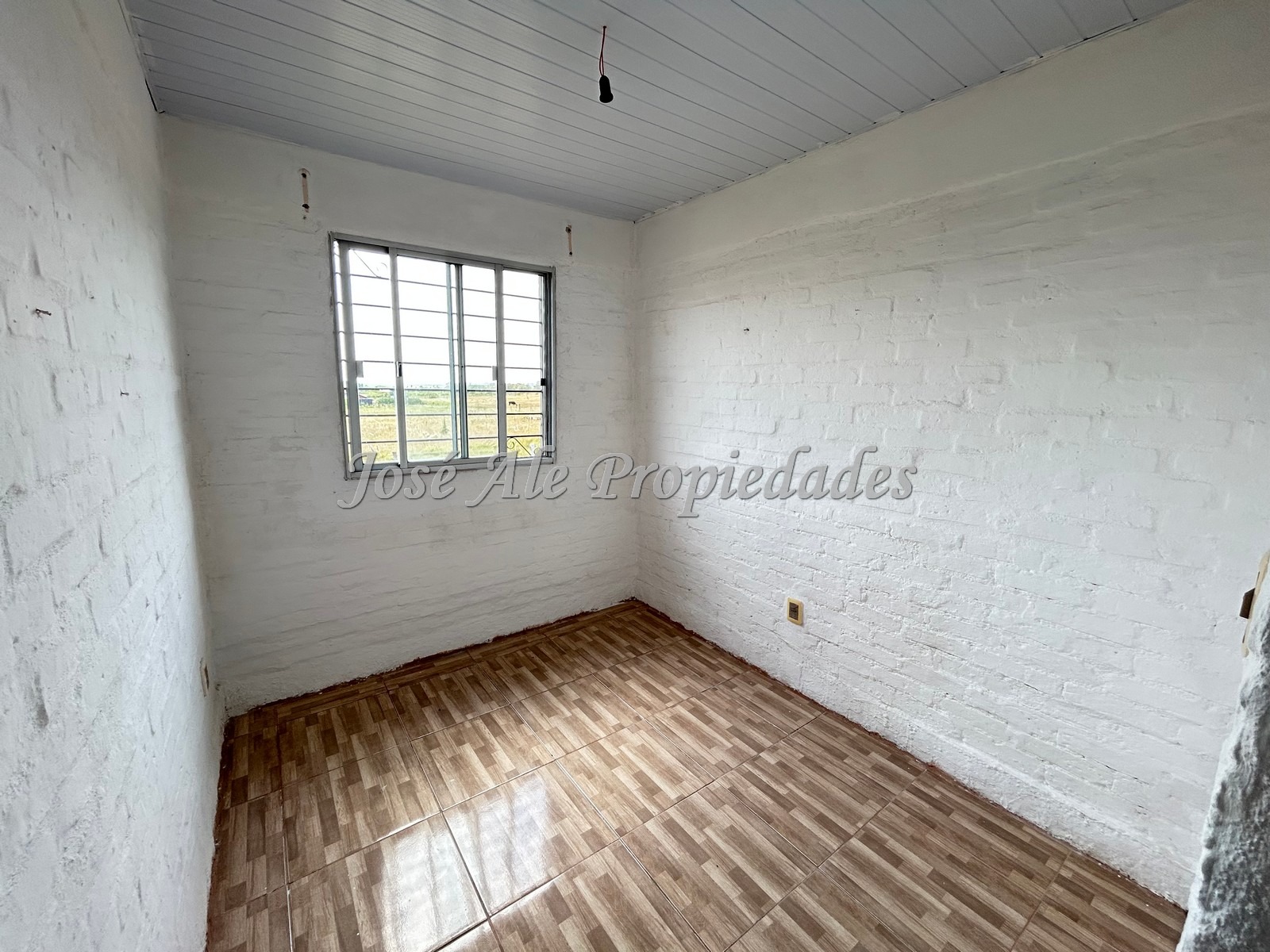 Imagen 6 de Chacra de 14.700 m² con 2 casas, ubicada sobre Camino del Medio, una de las zonas más cotizadas de Colonia del Sacramento.