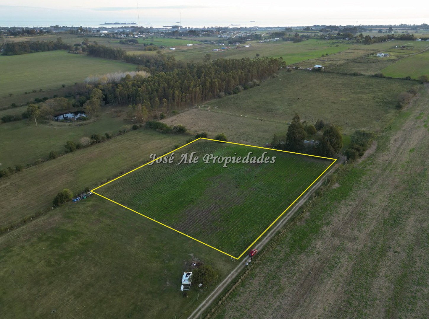 Imagen 7 de Chacra de 1 Ha por Ruta 21 a tan solo 4 km del supermercado El Dorado, Colonia del Sacramento.