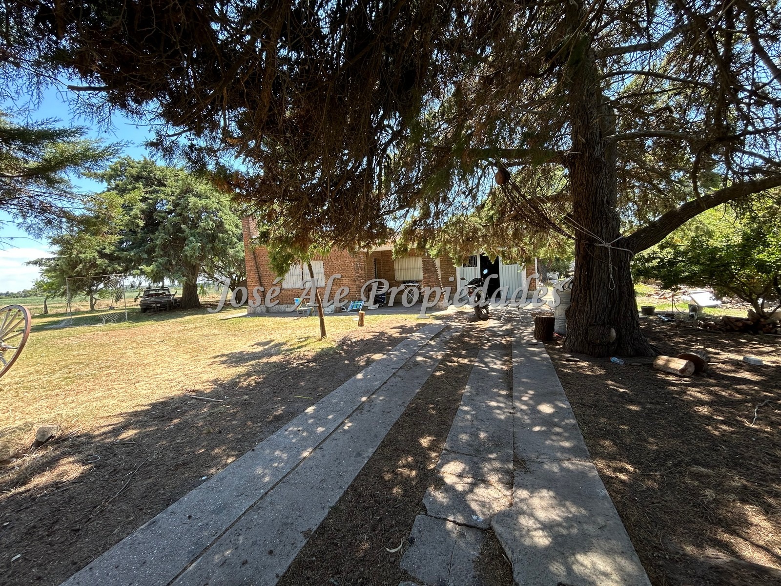 Imagen 3 de Chacra ubicada en Riachuelo a metros de la Ruta nº1 con 2 construcciones y 7092m2 de terreno, Colonia.