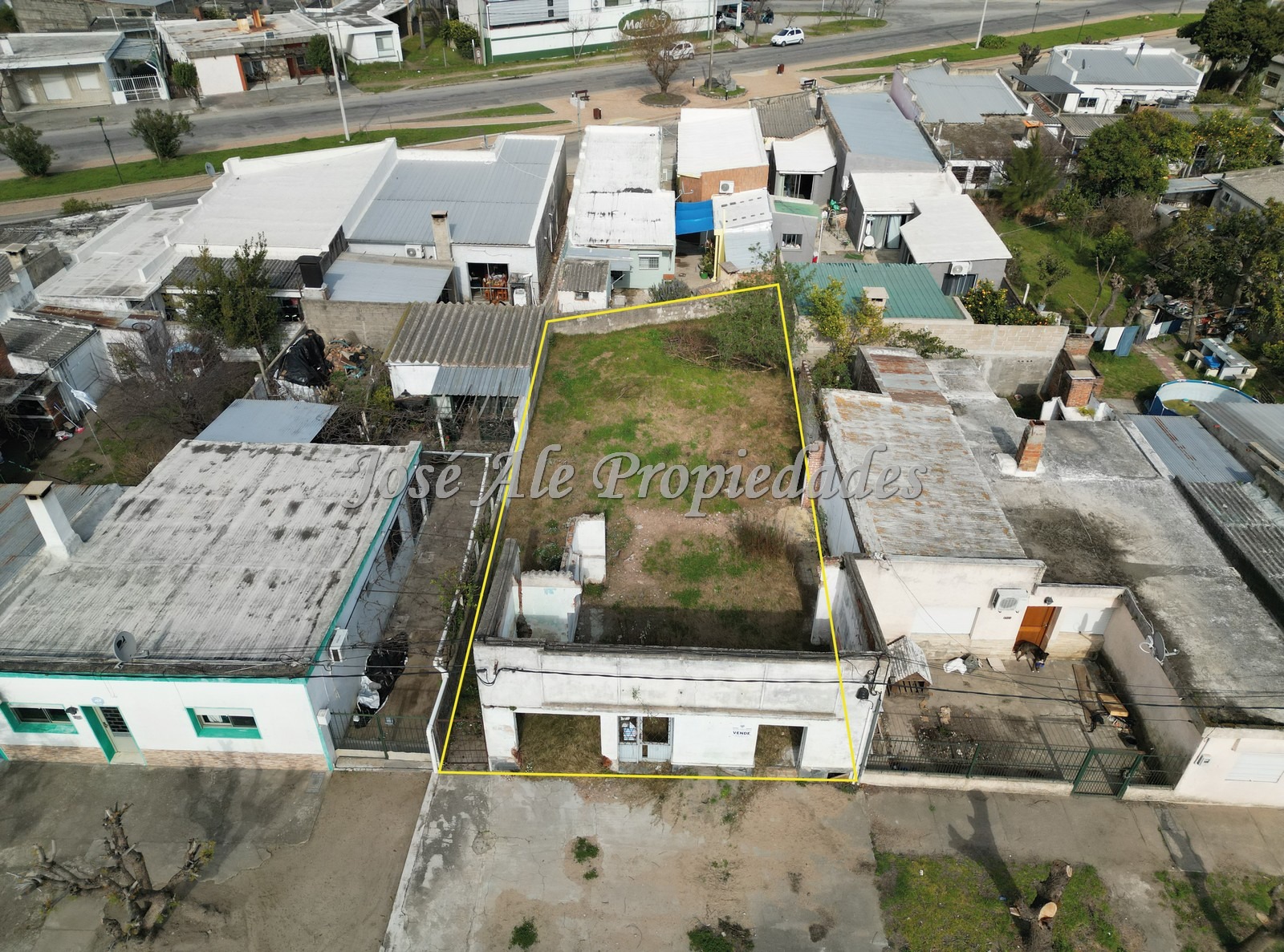 Imagen 1 de Terreno ubicado en el centro de Juan Lacaze, Colonia.