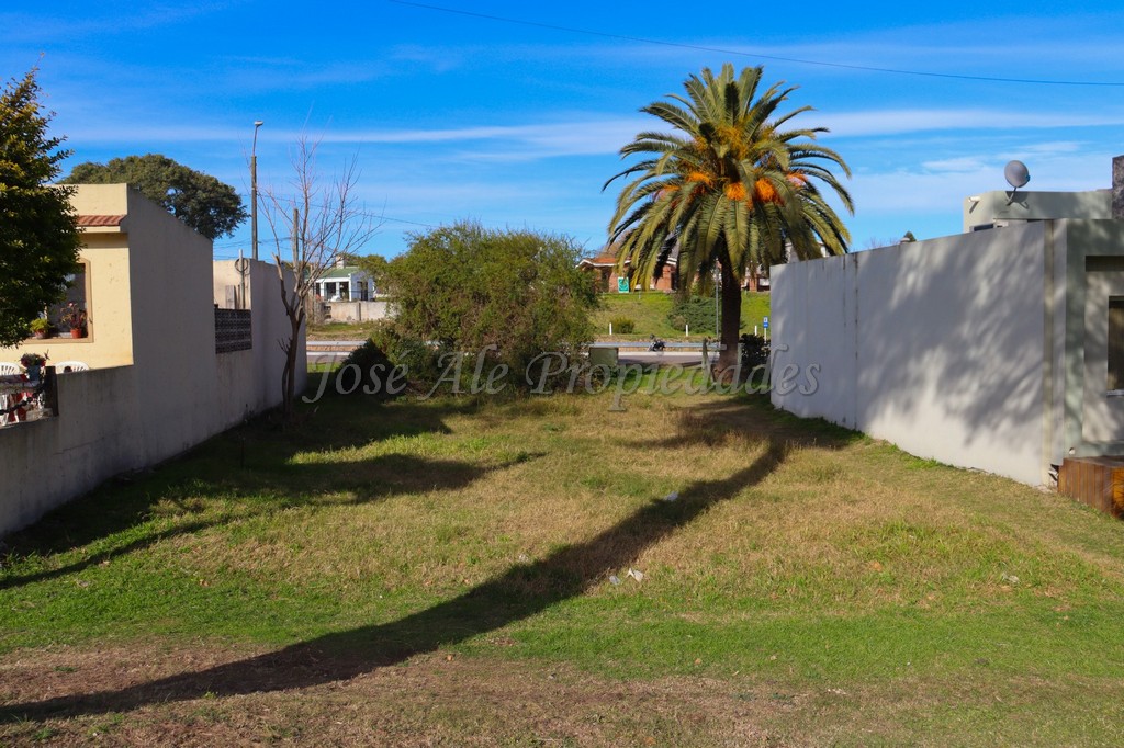 Imagen 5 de Espectacular terreno de 275 m2 a pocos metros de un monumento histórico de la ciudad de colonia.