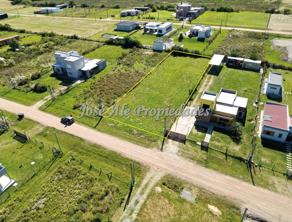 Imagen 1 de Terreno alto y parejo, de 1145m2 ubicado en una zona muy linda, Próximo a la Plaza de Toros de Colonia del Sacramento.