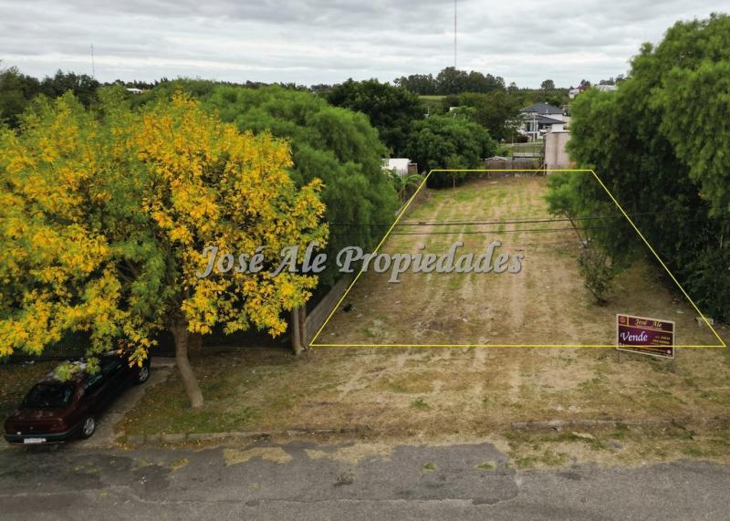 Estratégico terreno ubicado a metros de la Plaza de Toros, frente a la UDE.