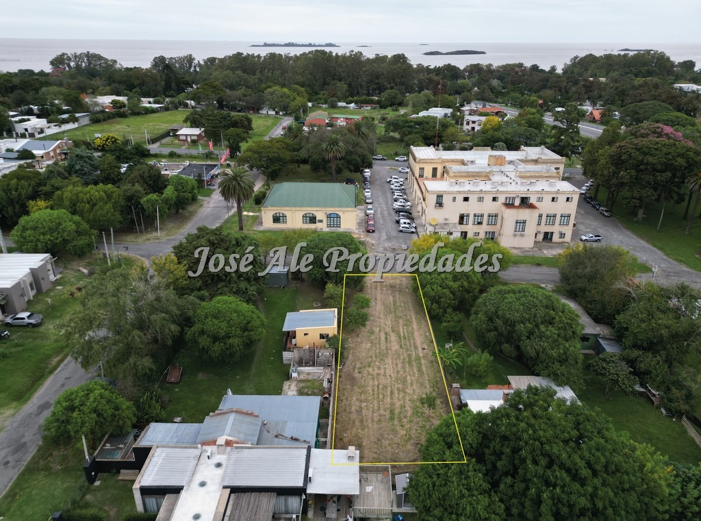 Imagen 2 de Estratégico terreno ubicado a metros de la Plaza de Toros, frente a la UDE.