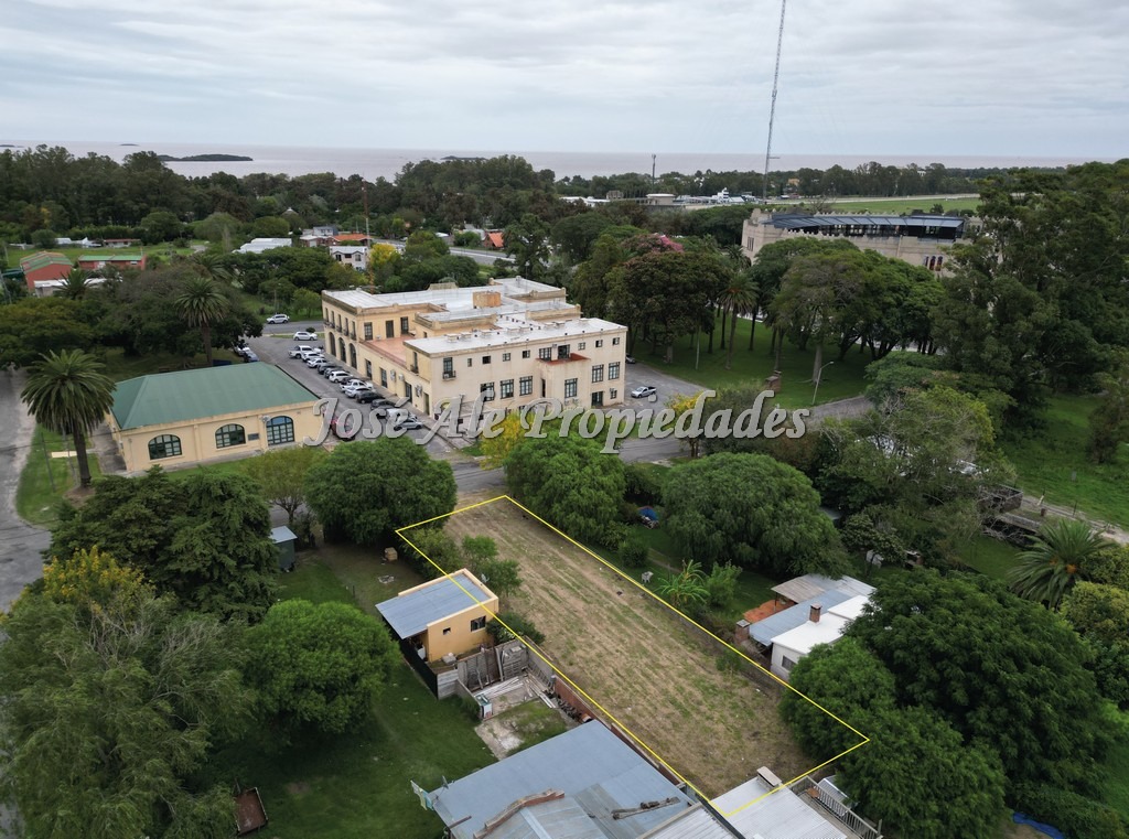Imagen 3 de Estratégico terreno ubicado a metros de la Plaza de Toros, frente a la UDE.