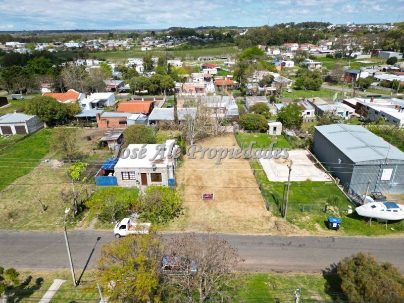 Terreno ubicado en el Real de San Carlos, Colonia del Sacramento. Se encuentra próximo a todos los servicios.
