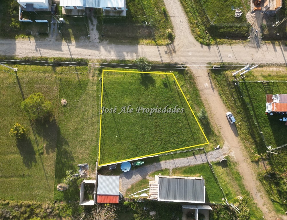 Imagen 2 de Terreno en esquina ubicado en fraccionamiento 3 pinos, sobre las calles Joaquín Artigas y Pantaleón Artigas.