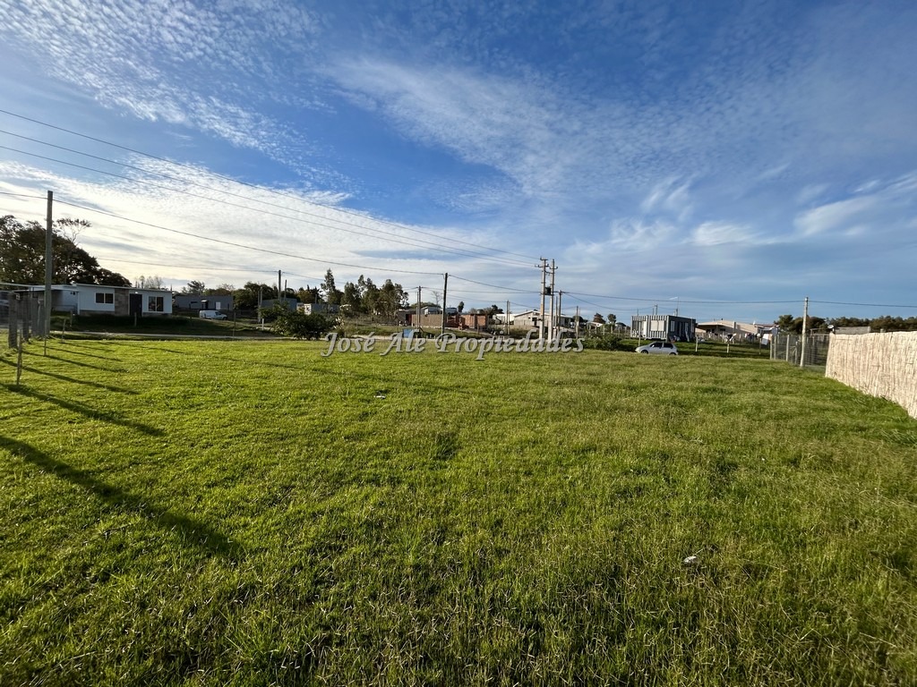 Imagen 5 de Terreno en esquina ubicado en fraccionamiento 3 pinos, sobre las calles Joaquín Artigas y Pantaleón Artigas.