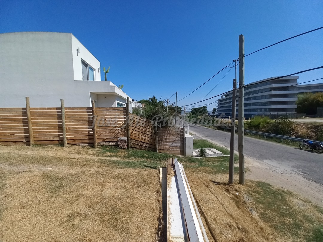 Imagen 5 de Terreno ubicado sobre la calle Villamajo en una hermosa zona de Colonia.