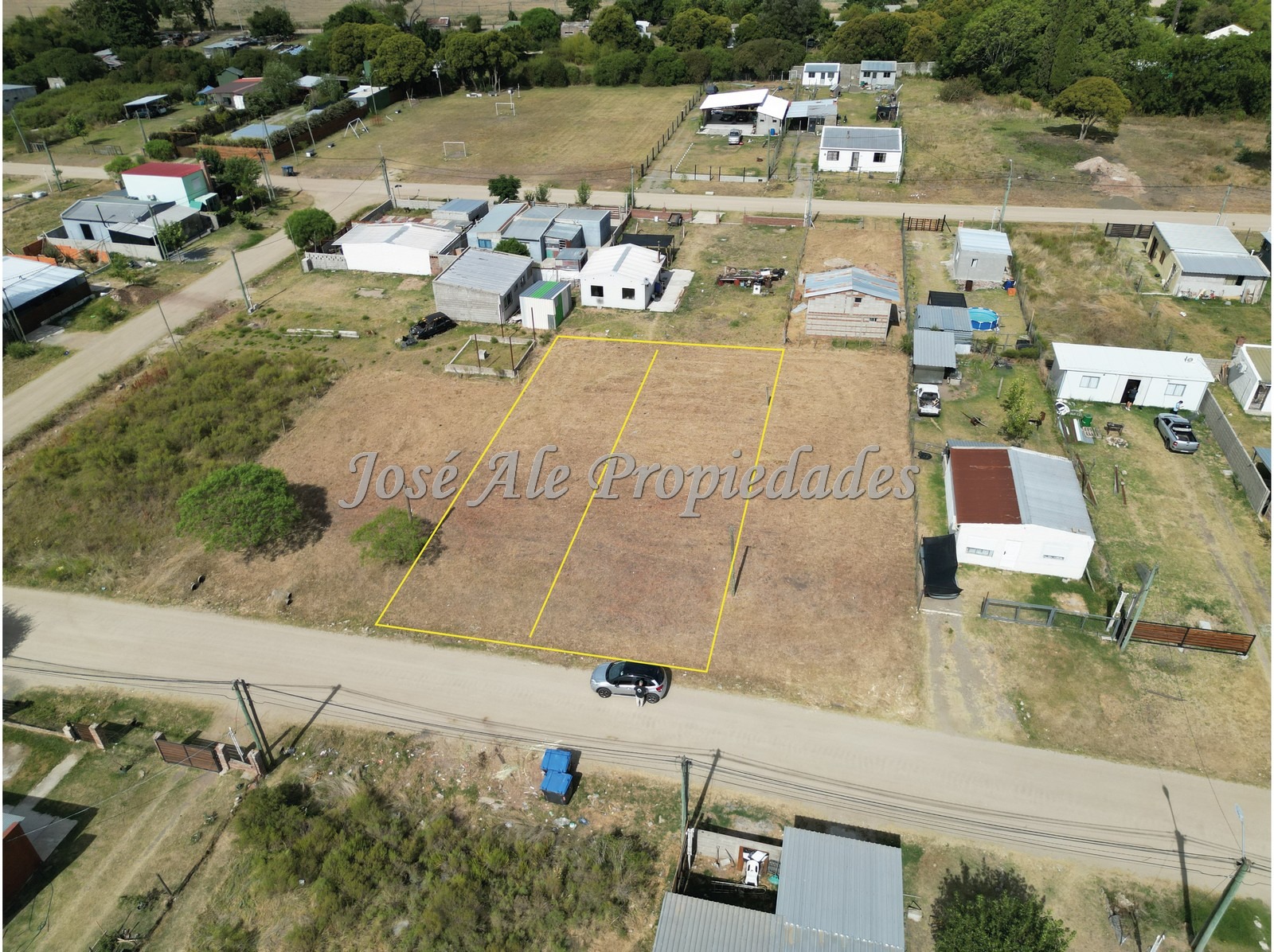 Imagen 2 de Se trata de 1 terreno ubicado en el barrio Los Algodones, El General. A metros de la Ruta nº1, Colonia.
