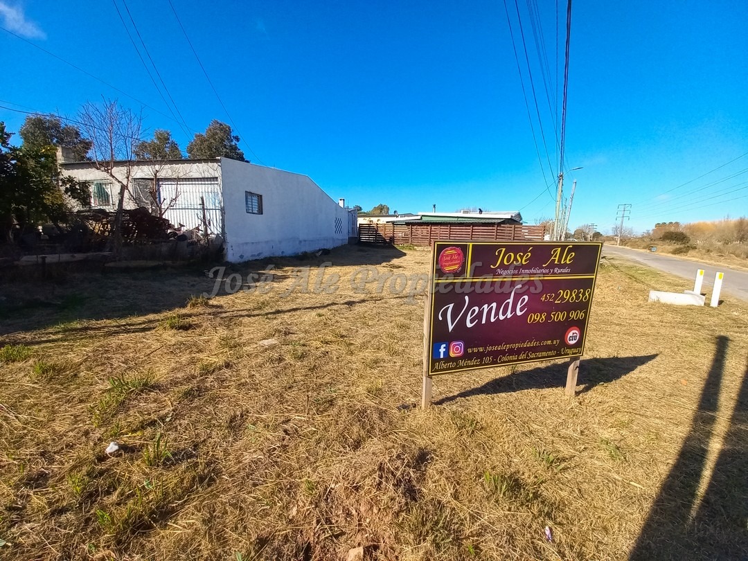 Imagen 1 de Terreno en esquina estratégicamente ubicado sobre calle Oscar Cáceres.