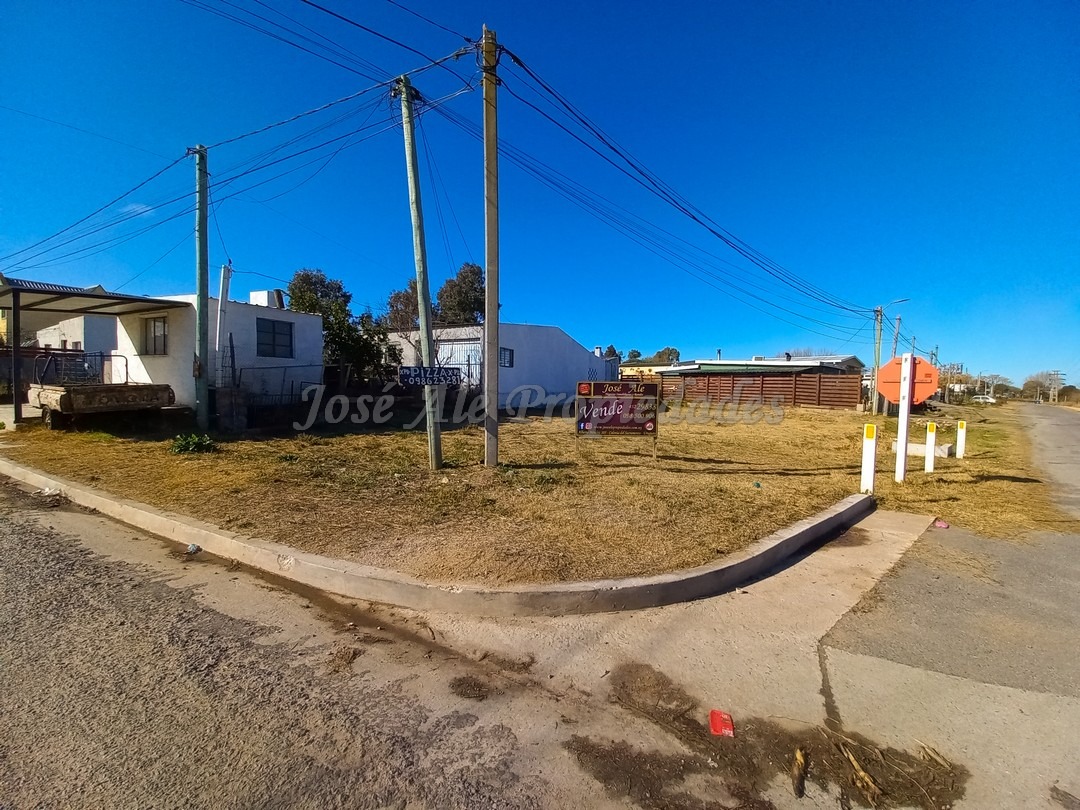 Imagen 5 de Terreno en esquina estratégicamente ubicado sobre calle Oscar Cáceres.