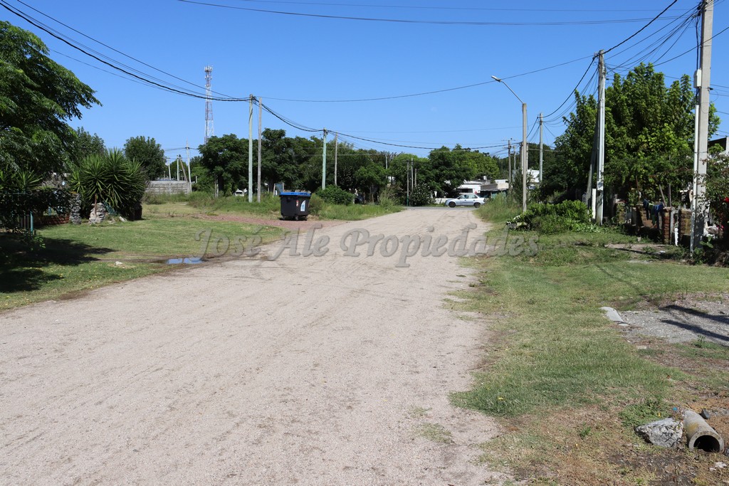 Imagen 5 de Terreno muy bien ubicado en calle Dr. Eliexer Fernandez a metros del Hospital y de la calle Emilio Frugoni, y a cuadras de Tres Avenidas .