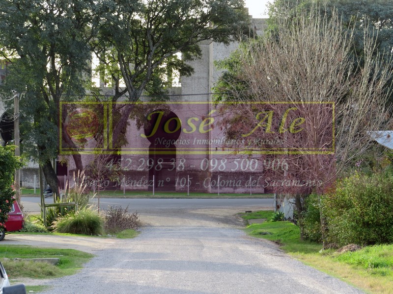 Imagen 2 de Terreno de 1015 m2 de superficie, con 14m de frente a tan solo metros de Plaza de Toros sobre calle Raúl Maurente.