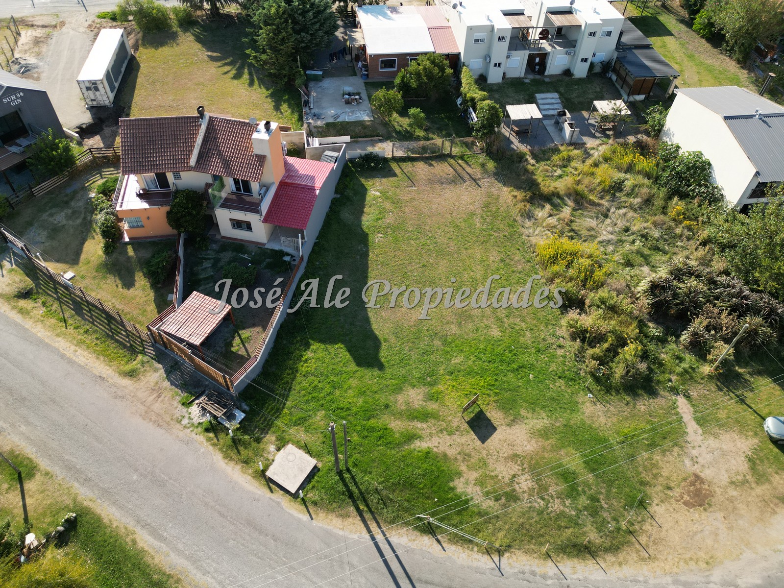 Imagen 6 de Terreno de 661m2 nivelado, ideal para invertir frente a la renovada Plaza de Toros de Colonia del Sacramento.