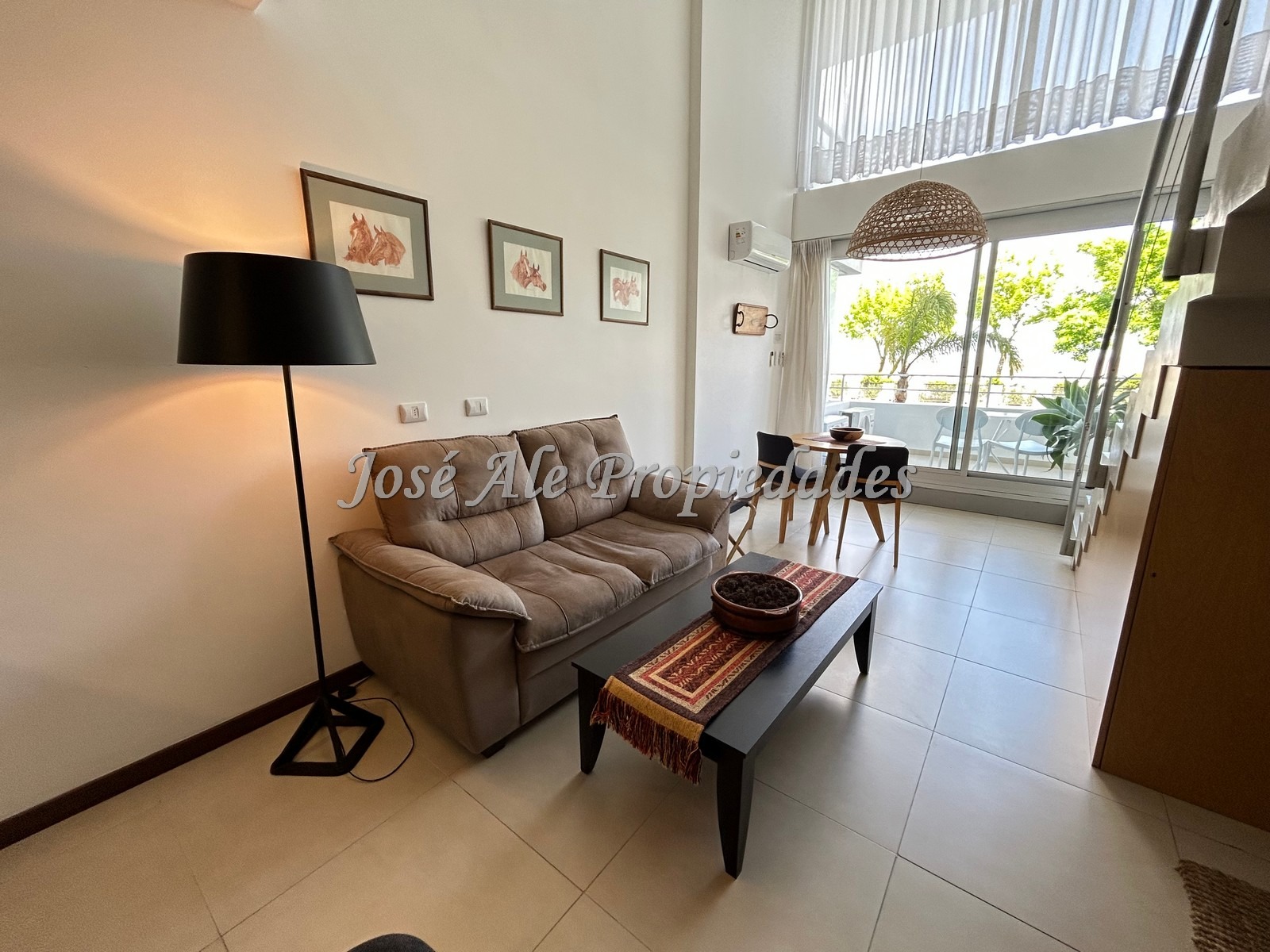 Imagen 3 de Hermoso Departamento tipo Loft con total equipamiento, ubicado sobre Rambla de las Américas