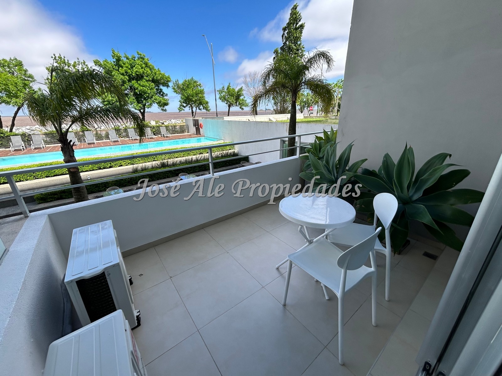 Imagen 9 de Hermoso Departamento tipo Loft con total equipamiento, ubicado sobre Rambla de las Américas