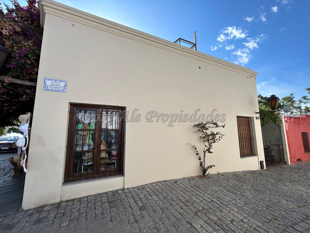 Imagen 10 de ATENCION! Destacada propiedad ubicada en el corazón del Barrio Histórico con increíble vista a la bahía de Colonia