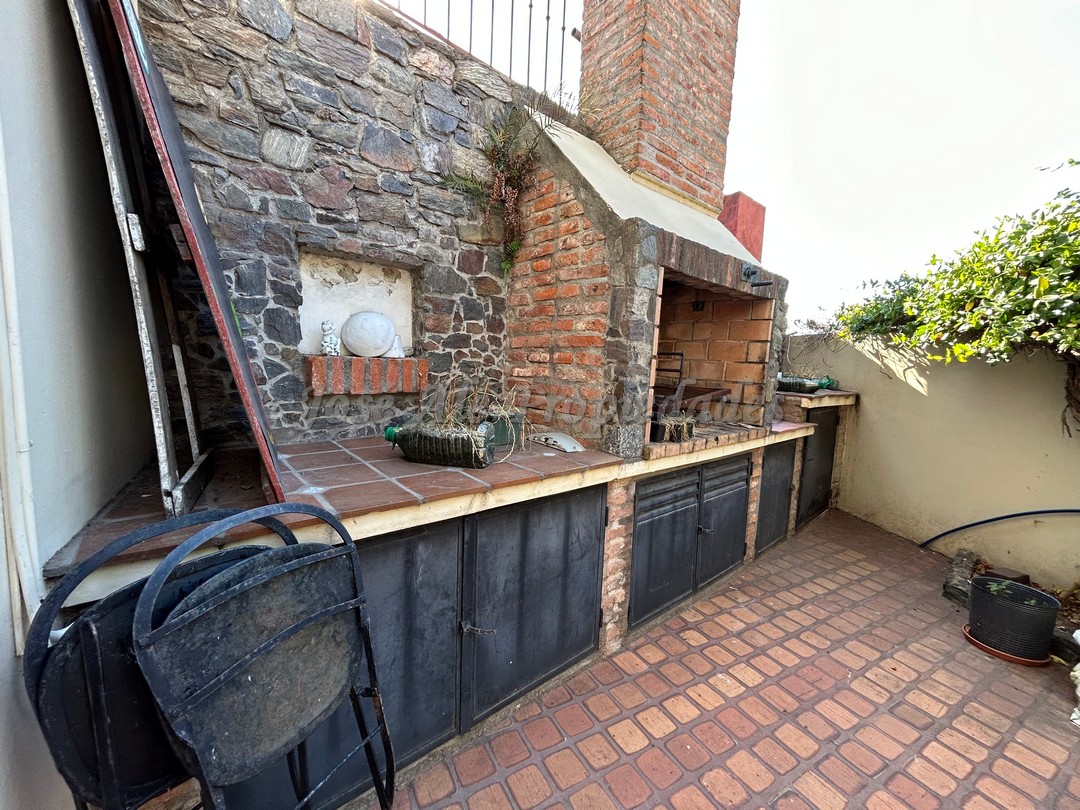 Imagen 5 de ATENCION! Destacada propiedad ubicada en el corazón del Barrio Histórico con increíble vista a la bahía de Colonia