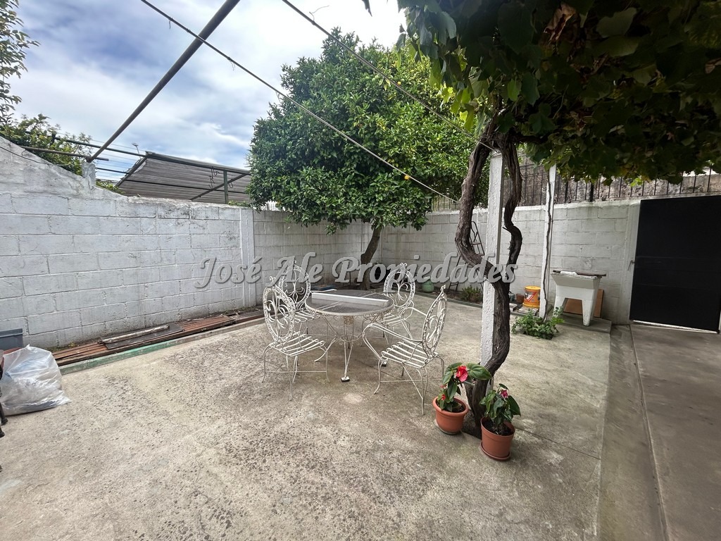 Imagen 10 de Vivienda ubicada en el Real de San Carlos, a 2 cuadras de la Rambla Costanera y playas de Colonia.