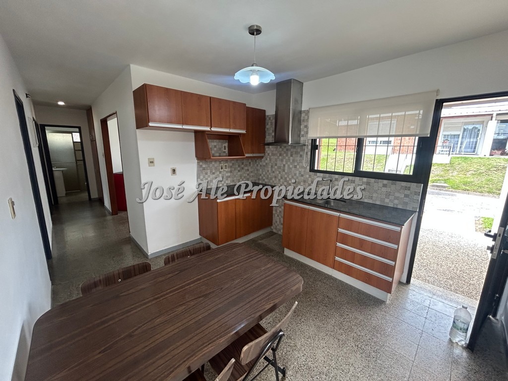 Imagen 6 de Vivienda ubicada en el Real de San Carlos, a 2 cuadras de la Rambla Costanera y playas de Colonia.