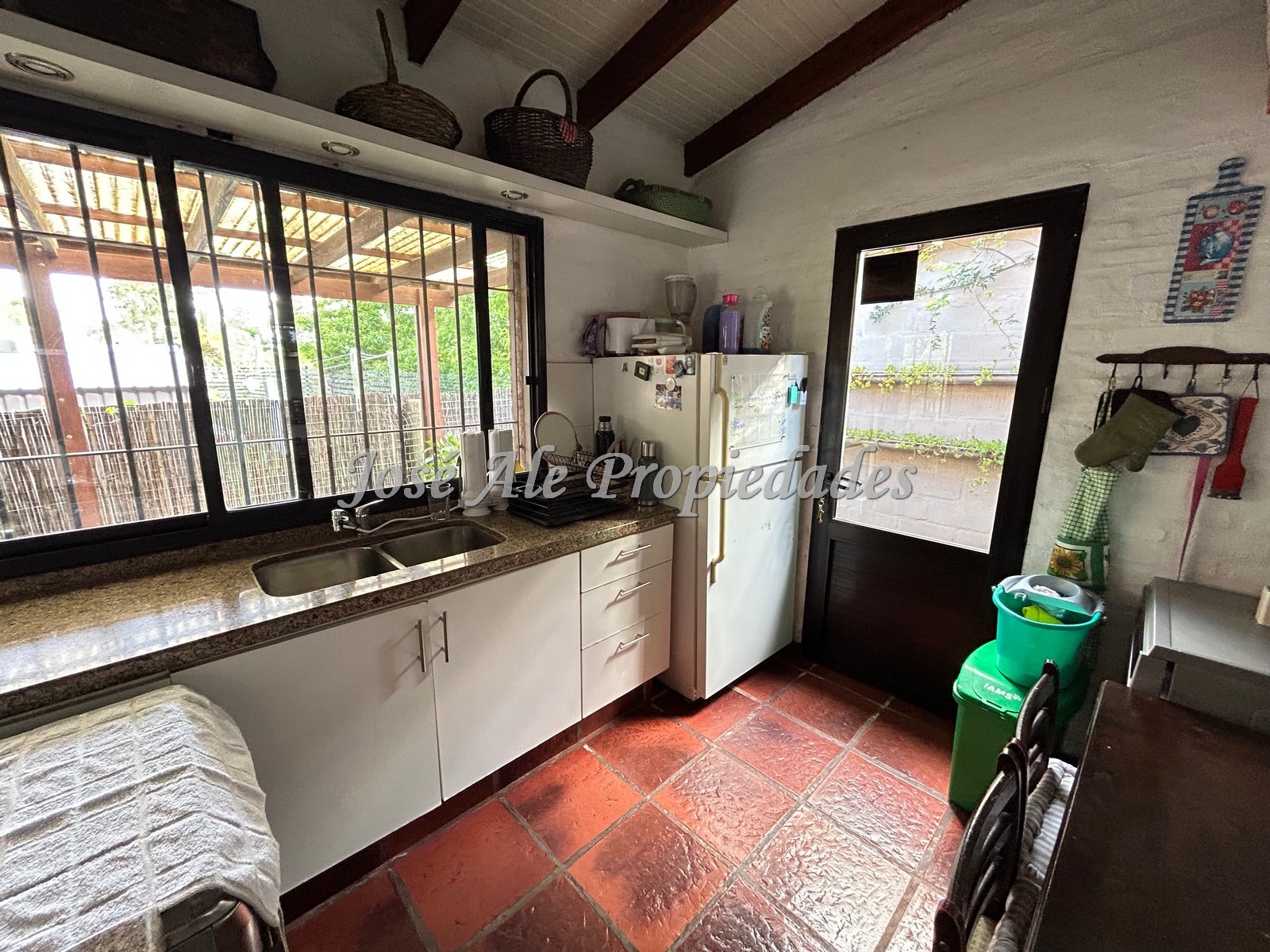 Imagen 4 de Hermosa propiedad de 3 dormitorios, a tan solo 3 cuadras de la Rambla y Playas de Colonia.