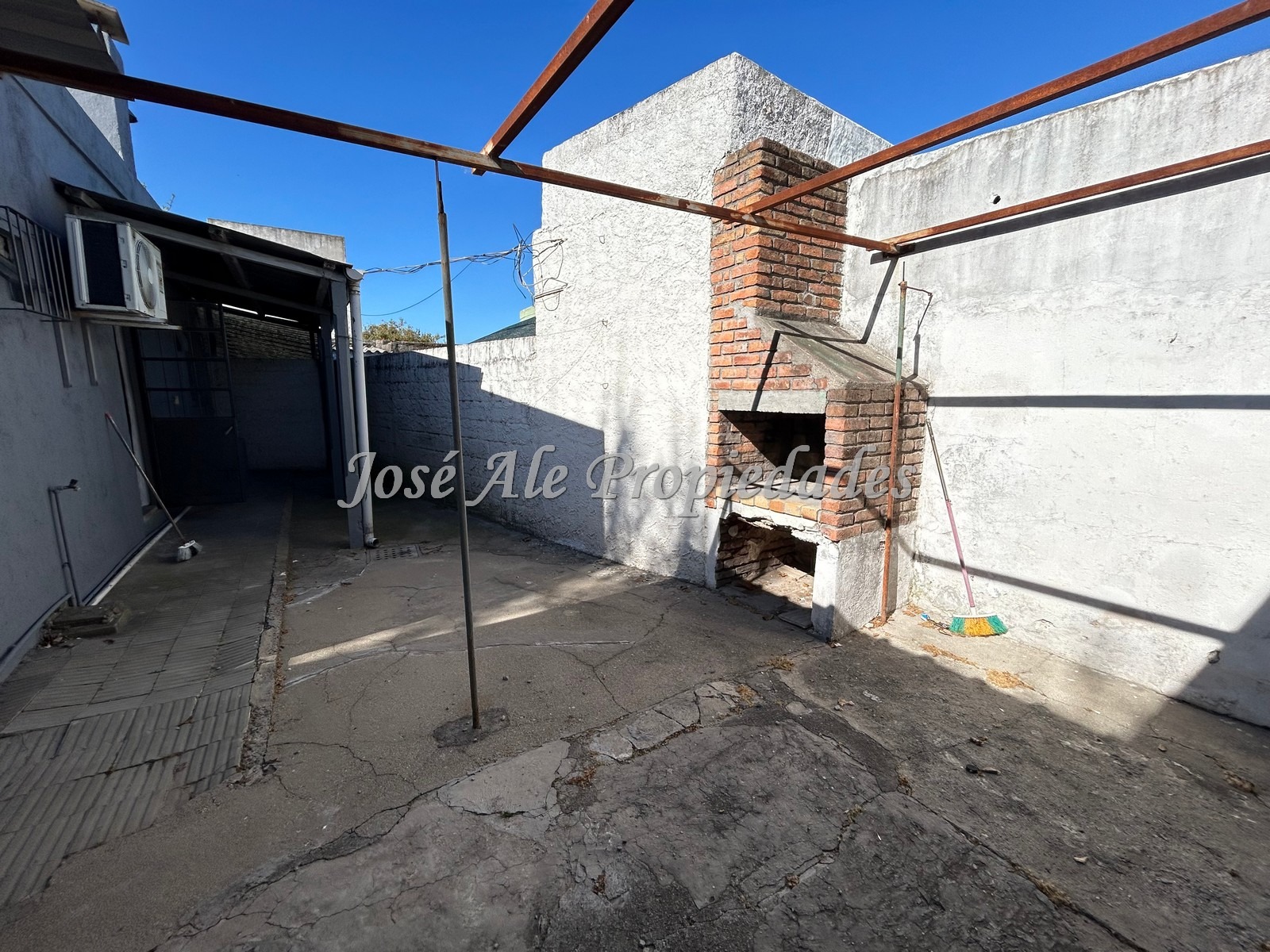 Imagen 10 de Casa ubicada a tan solo 2 cuadras del Shopping de 3 dormitorios.