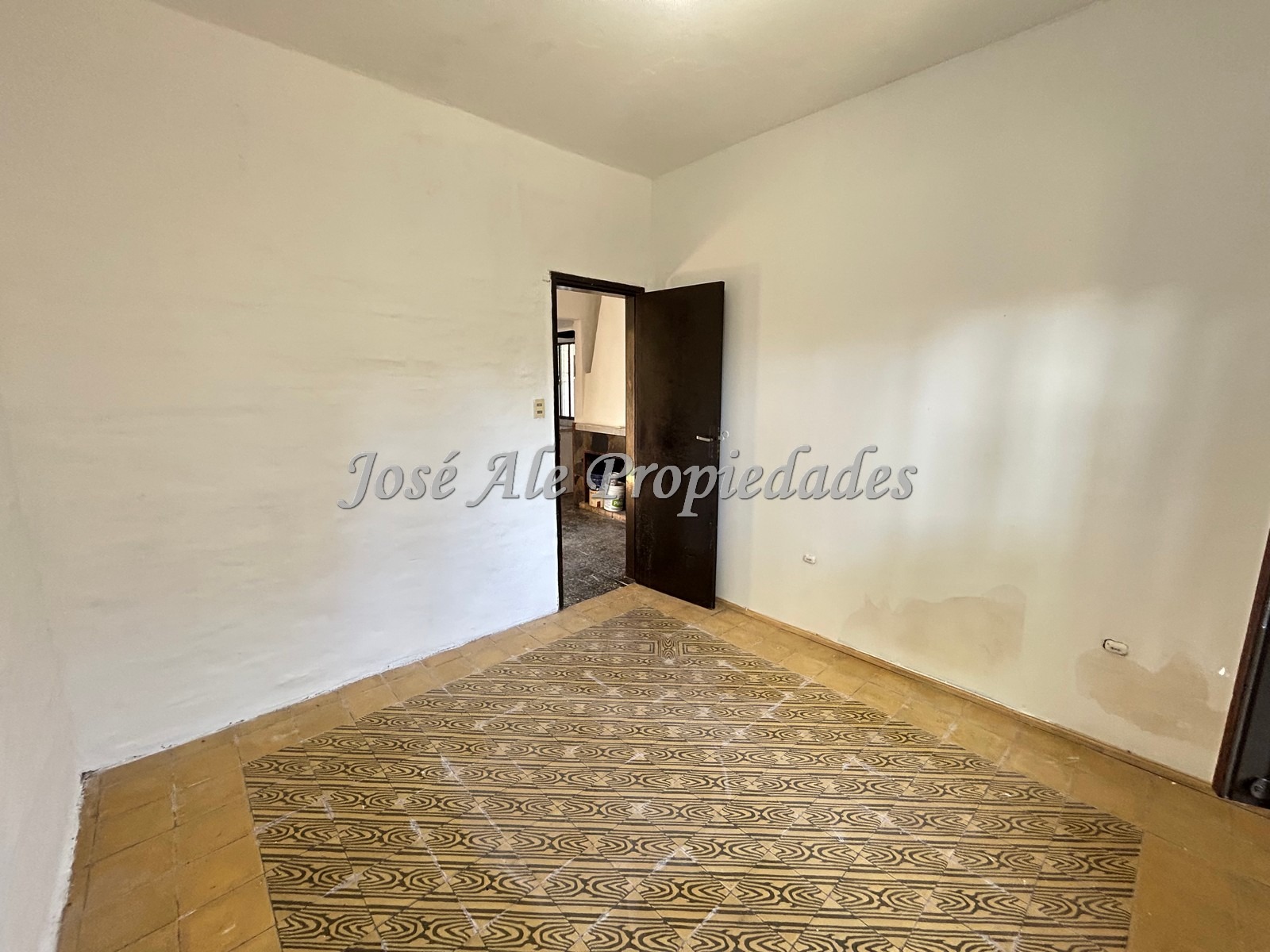 Imagen 3 de Casa ubicada a tan solo 2 cuadras del Shopping de 3 dormitorios.