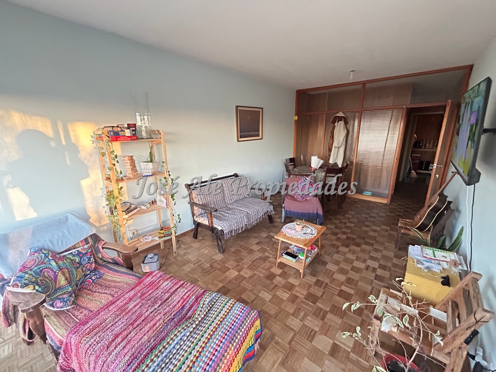 Imagen 5 de Hermoso apartamento céntrico de 3 dormitorios ubicado sobre la Av Principal, Colonia.