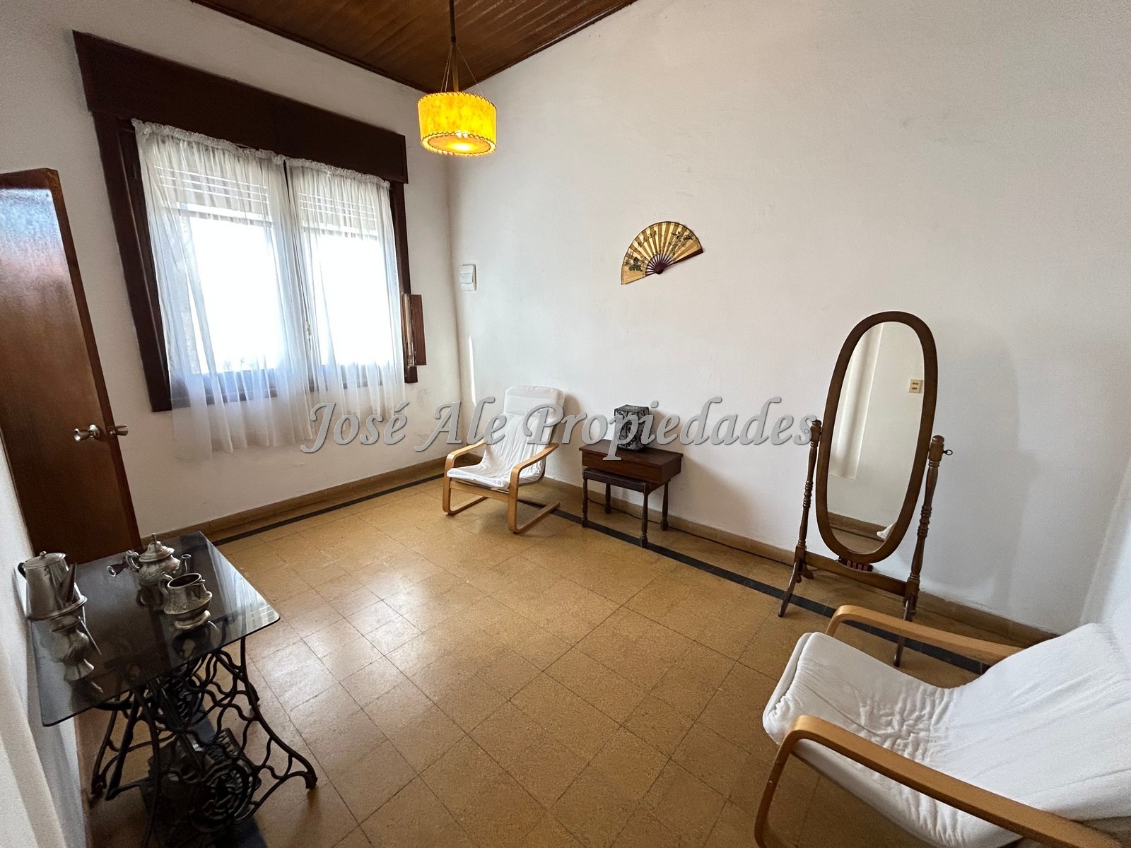 Imagen 4 de Importante propiedad de 130m2 edificados ubicada en el centro de la ciudad de Nueva Helvecia, Colonia.