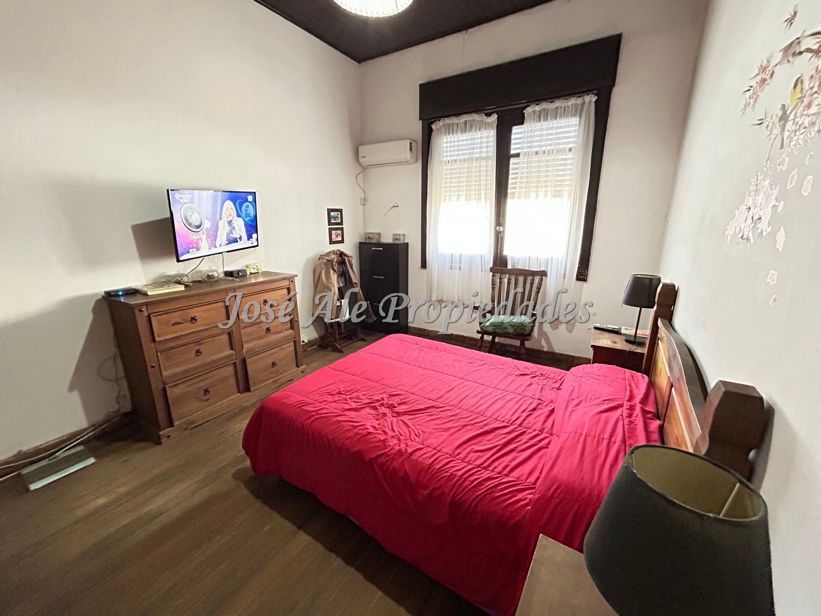 Imagen 5 de Importante propiedad de 130m2 edificados ubicada en el centro de la ciudad de Nueva Helvecia, Colonia.