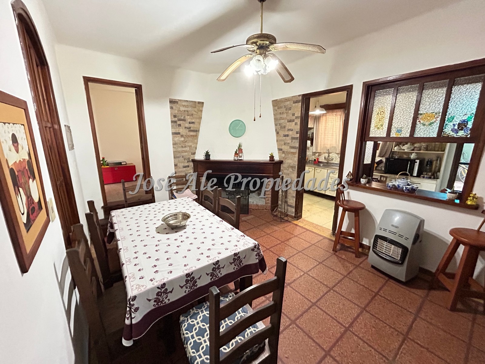 Imagen 8 de Importante propiedad de 130m2 edificados ubicada en el centro de la ciudad de Nueva Helvecia, Colonia.