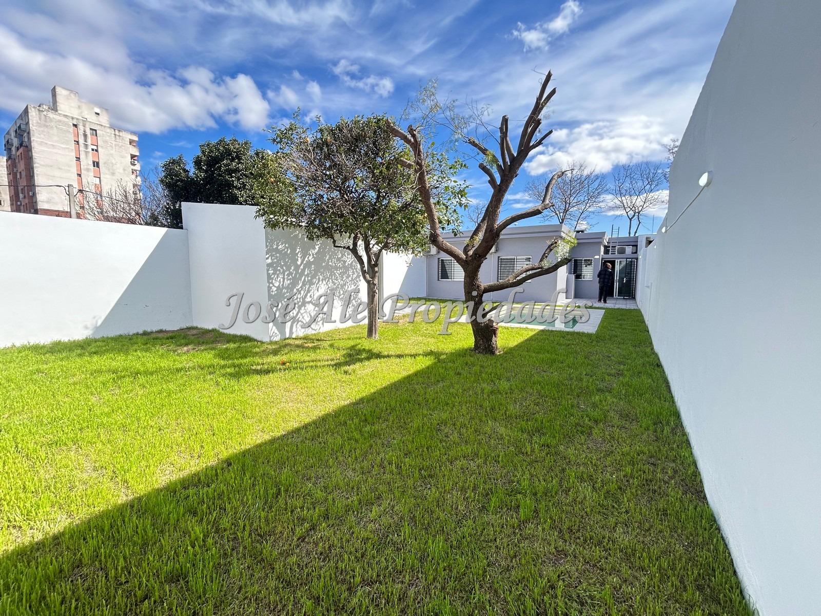 Imagen 10 de Hermosa propiedad completamente reciclada ubicada en el centro de la ciudad de Colonia.