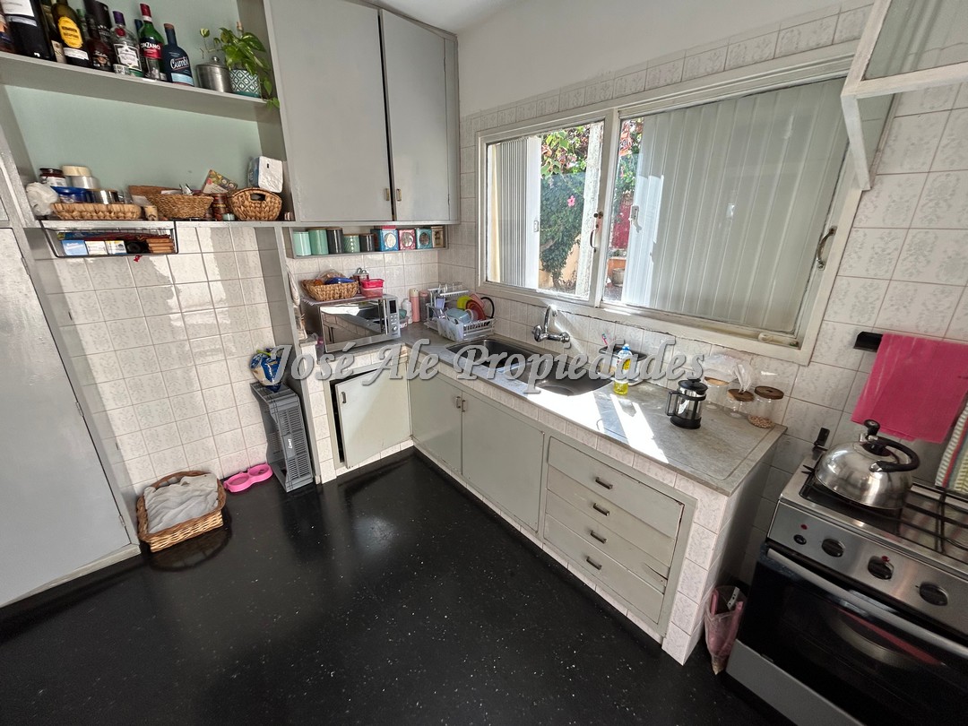 Imagen 1 de A sólo 100 metros de Puerto Comercial (BQB), terminal de ómnibus y Avenida principal Gral. Flores.