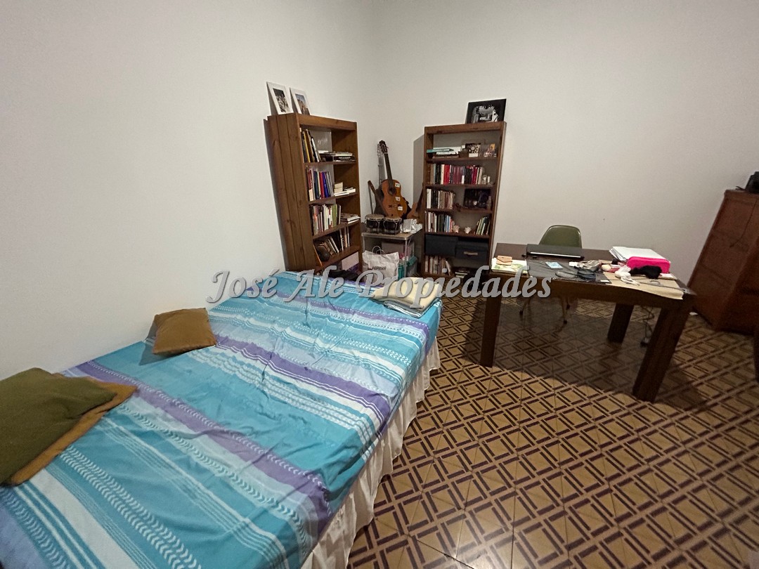 Imagen 3 de A sólo 100 metros de Puerto Comercial (BQB), terminal de ómnibus y Avenida principal Gral. Flores.