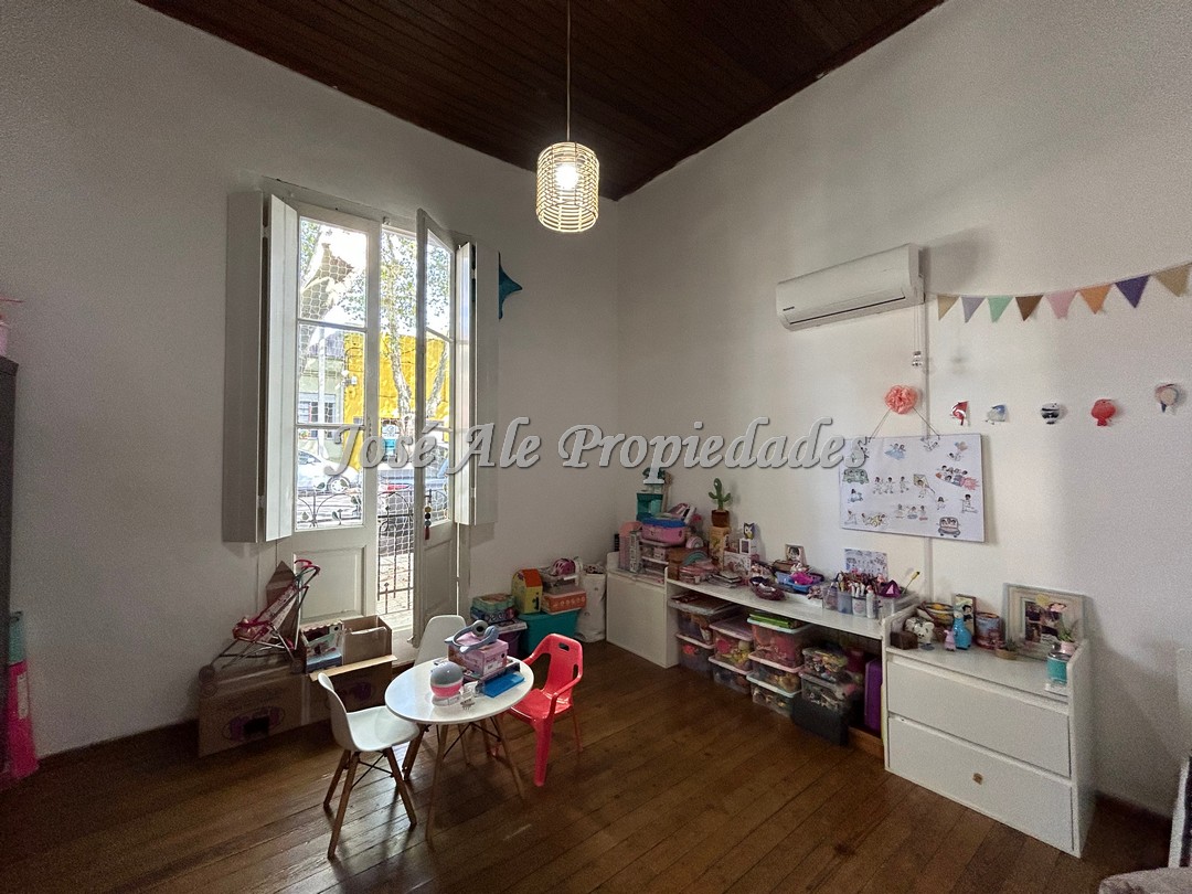 Imagen 5 de A sólo 100 metros de Puerto Comercial (BQB), terminal de ómnibus y Avenida principal Gral. Flores.