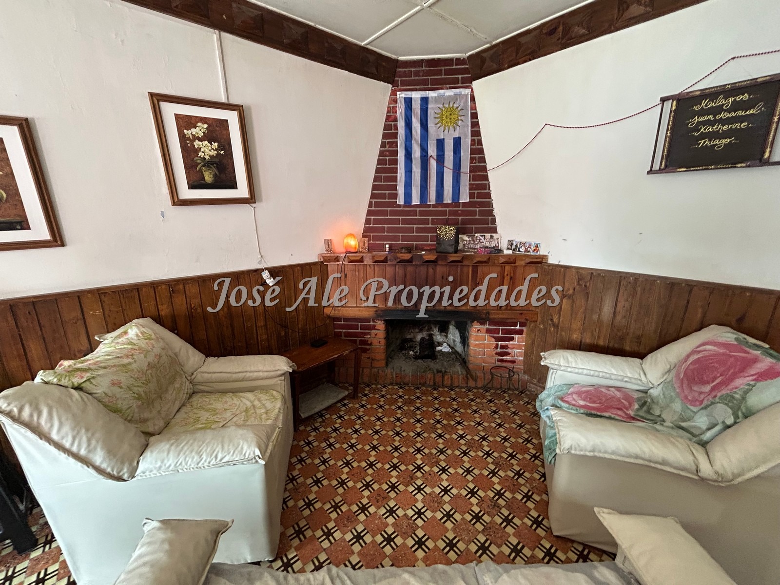 Imagen 3 de Casa de 2 dormitorios con galpón ubicada en el centro de Juan Lacaze, Colonia.